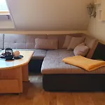 Schlossblick Direkt Gegenueber Dem Schloss, Rhododendronpark Mit Terrasse Und Wlan Apartamento