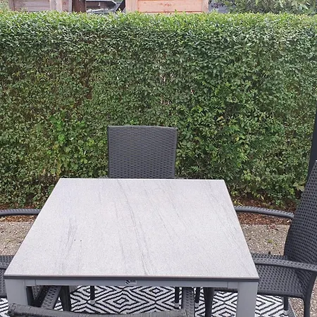 Ferienwohnung Schlossblick Direkt Gegenueber Dem Schloss, Rhododendronpark Mit Terrasse Und Wlan