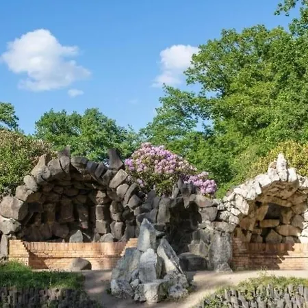 Ferienwohnung Schlossblick Direkt Gegenueber Dem Schloss, Rhododendronpark Mit Terrasse Und Wlan Kromlau